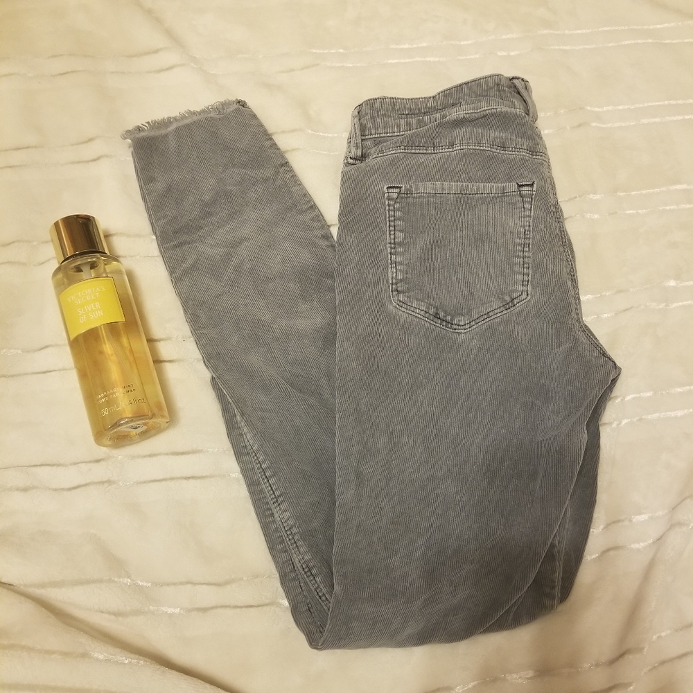Corduroy Skinny Jean's Abercrombie and Fitch Size 25 Frayed jeans